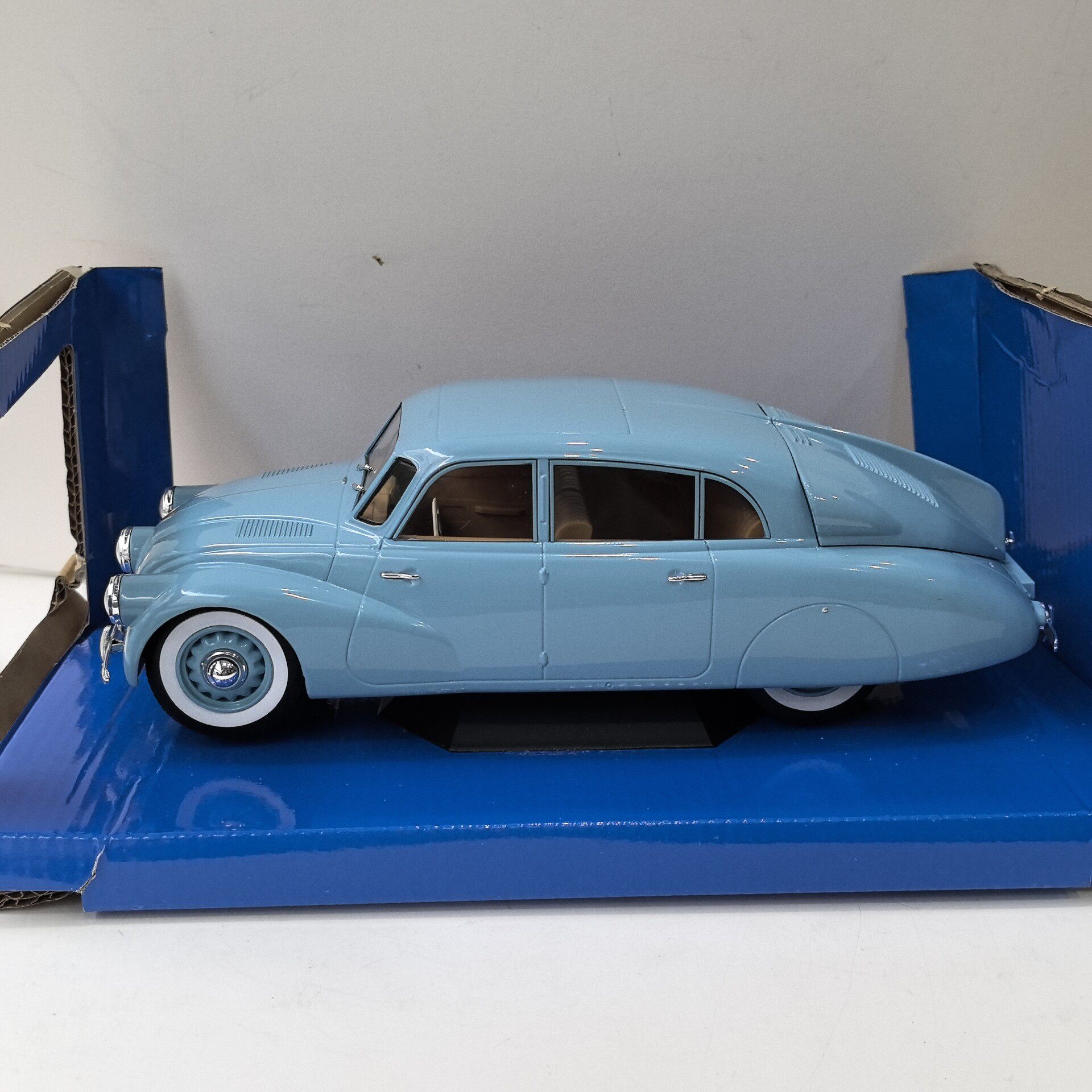 Модель автомобиля MCG Diecast  – обзор и цена Vintage Toys Collection